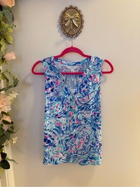 NWT Lilly Pulitzer Essie Top in “Breakwater Blue Tint Party Wave” - Size Large